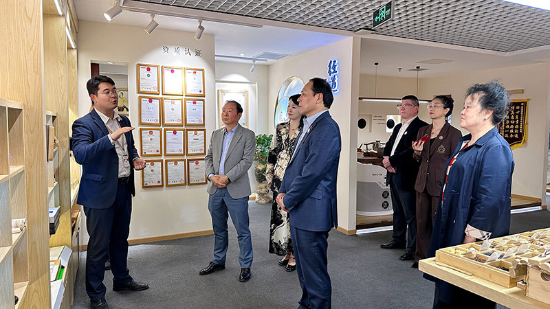 【快讯】澳大利亚侨团联合会代表团访问经道国医总部：共筑中医药文化出海新桥梁！