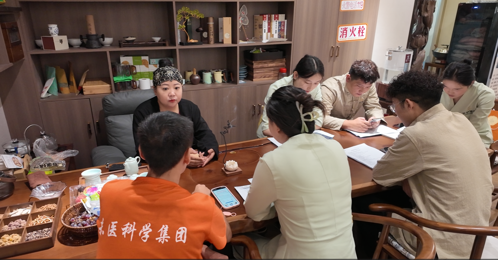 热烈祝贺崔总斩获西宁&成都双城代理权！经道国医品质赢市场，续写新辉煌！