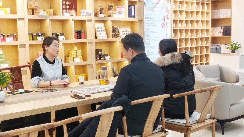 中外联动，智启养生新篇！西安中药企业家程先生到访经道国医，共探